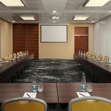 Готель Courtyard By Marriott Плзень