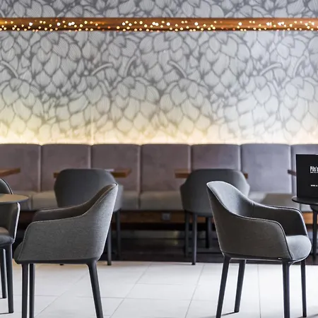 Courtyard By Marriott Hotel