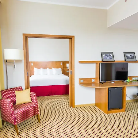 Courtyard By Marriott Готель Плзень