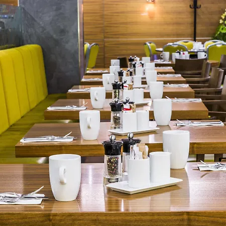 Courtyard By Marriott Hotel