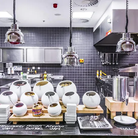 Courtyard By Marriott Hotel Plzen