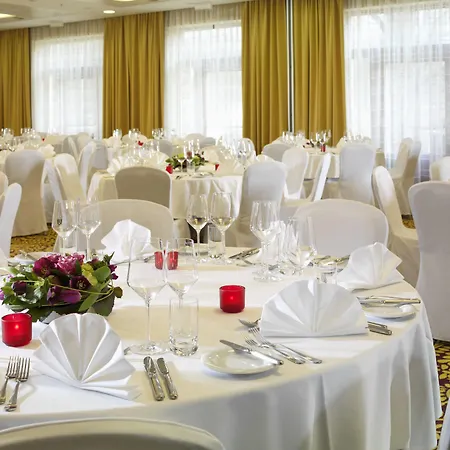 Courtyard By Marriott بلزن