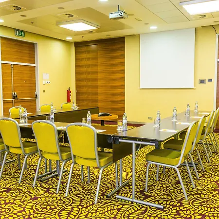 Courtyard By Marriott Hotel