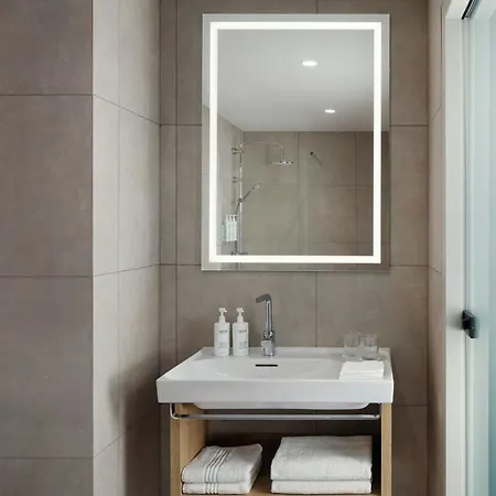 Courtyard By Marriott Hotel Pilzno