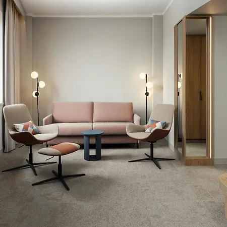 فندق Courtyard By Marriott 4*