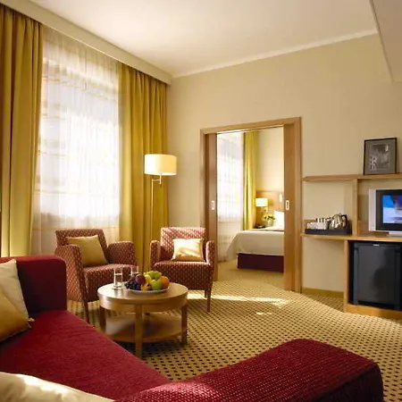 Courtyard By Marriott Готель Плзень