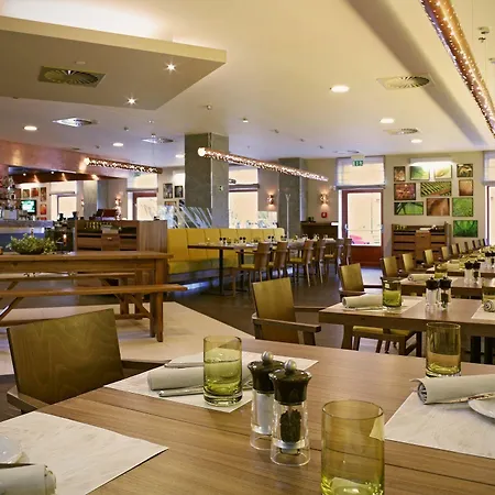 Courtyard By Marriott Hotel 4*