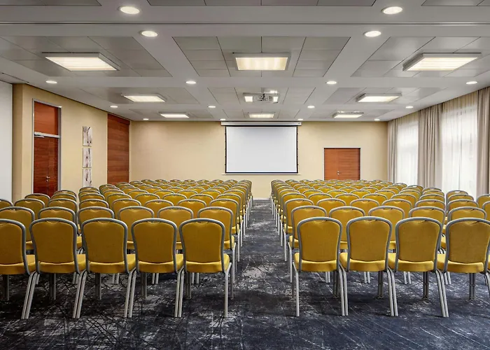 Courtyard By Marriott Hotel