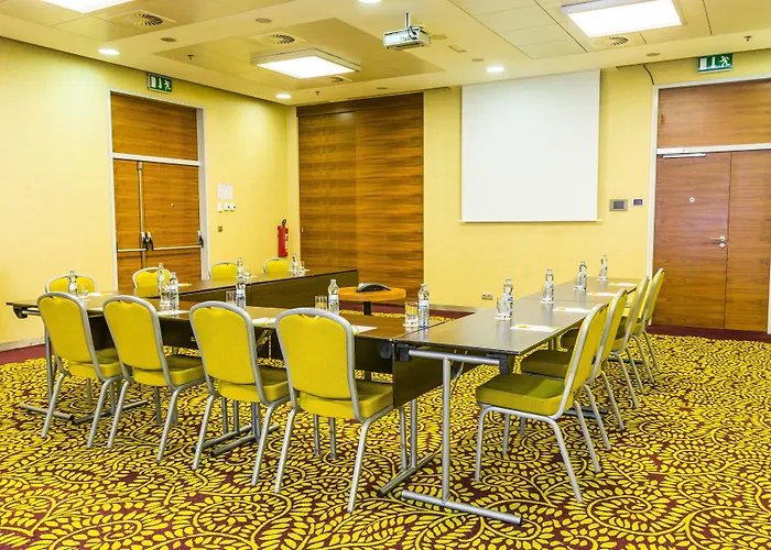 Courtyard By Marriott Hotel