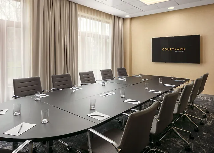 Courtyard By Marriott Pilzno