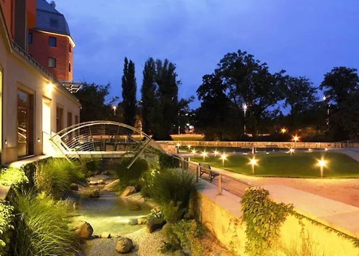 Courtyard By Marriott