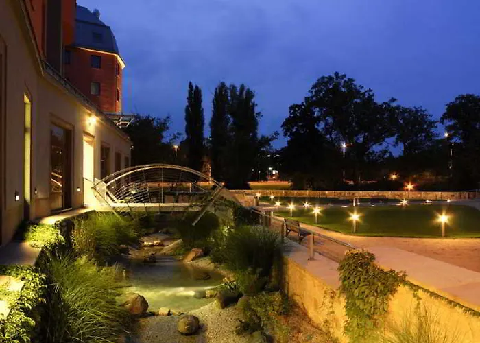 Courtyard By Marriott Hotel 4*