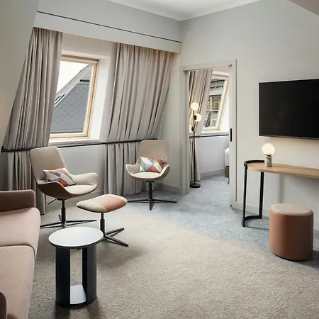 Courtyard By Marriott פלזן