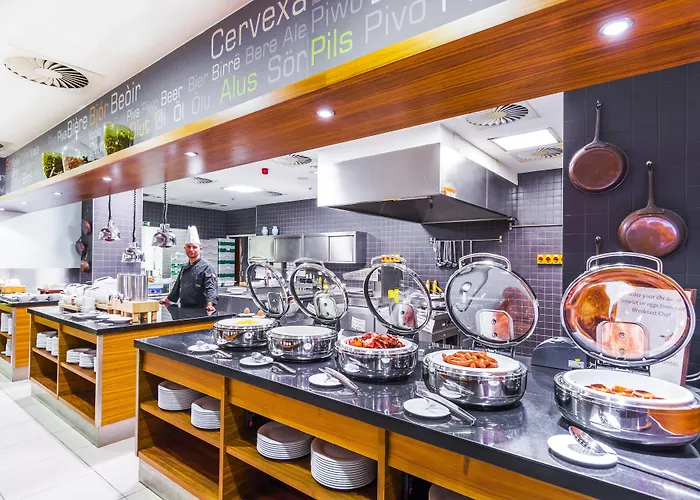 מלון Courtyard By Marriott 4*