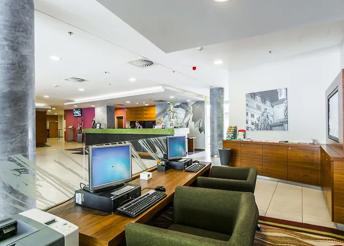 Courtyard By Marriott מלון