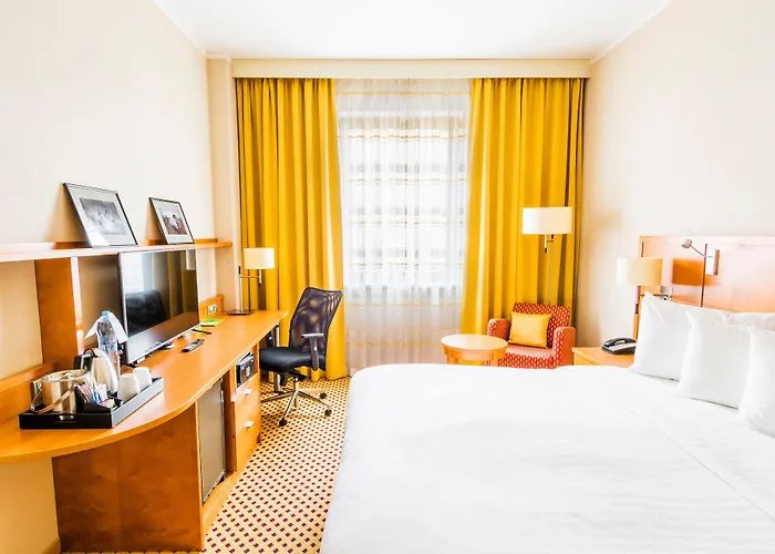 Courtyard By Marriott מלון פלזן